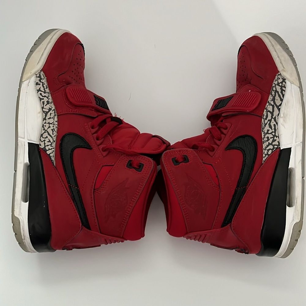 2018 Jordan Legacy 312 Toro. Red/Black. Men’s 8. Good used condition! - Picture 6 of 14